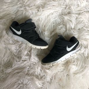 Toddler Nike Free 9c